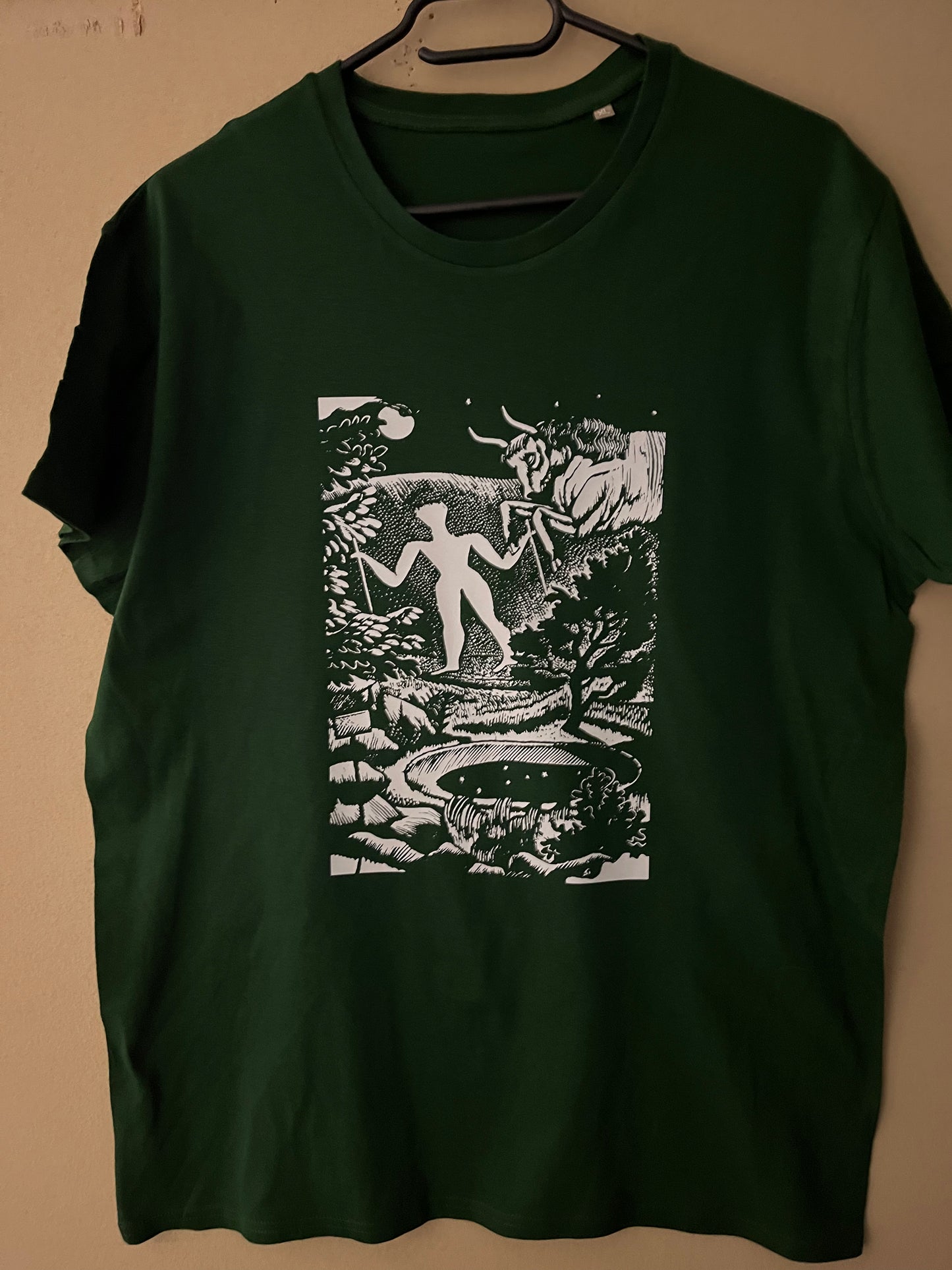 UNISEX T Shirt - Eric Ravilious - The Long Man Of Wilmington/May