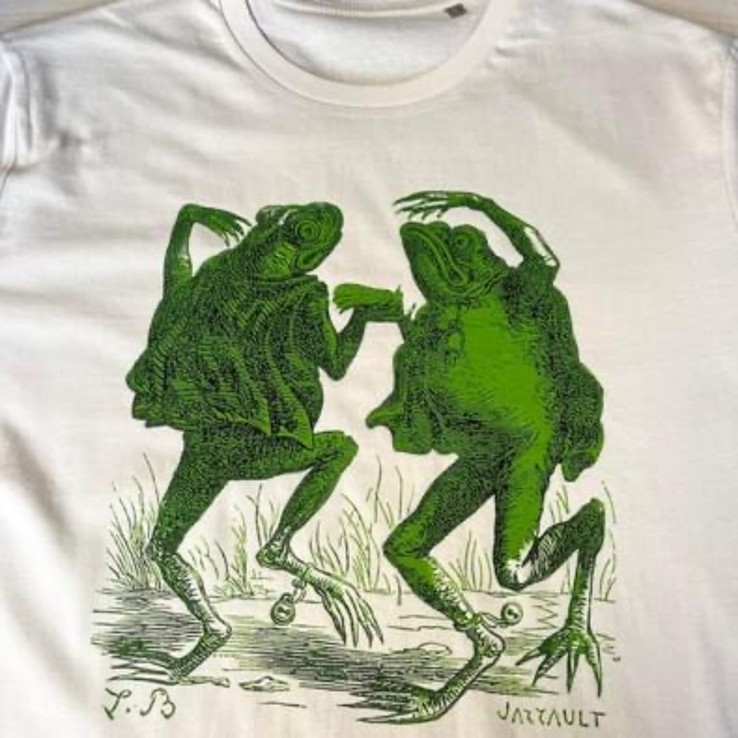 UNISEX T -Shirt - Dancing toads going to the sabbath - GREEN