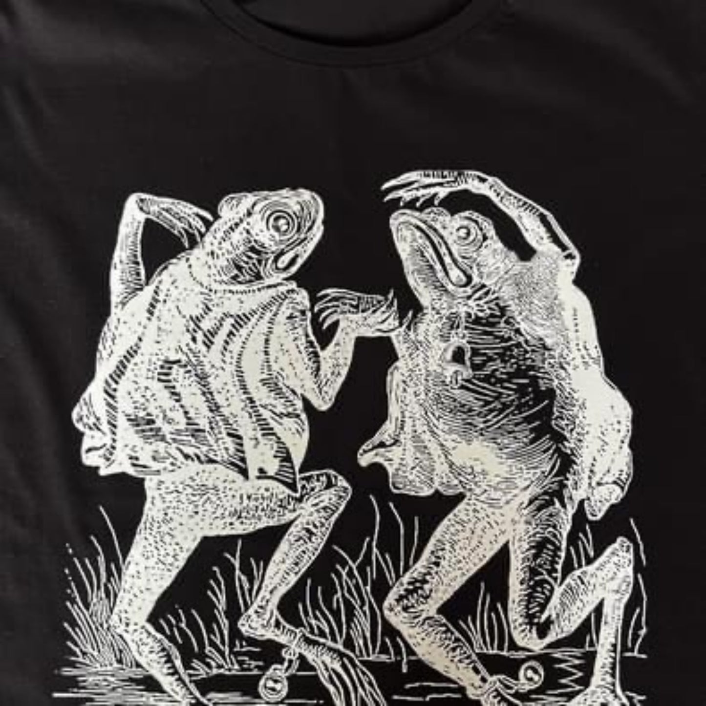 UNISEX T -Shirt - Dancing toads going to the sabbath