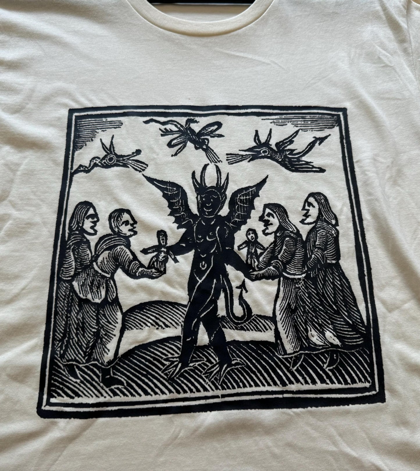 LADIES T Shirt - Witches Offering (Black on Natural)