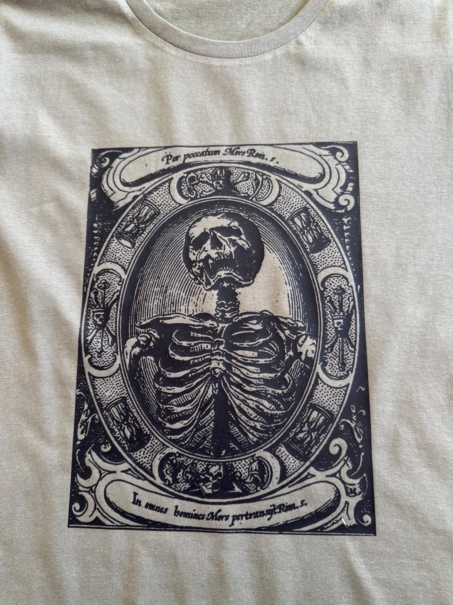 UNISEX T -Shirt - Memento Mori - khaki t-shirt