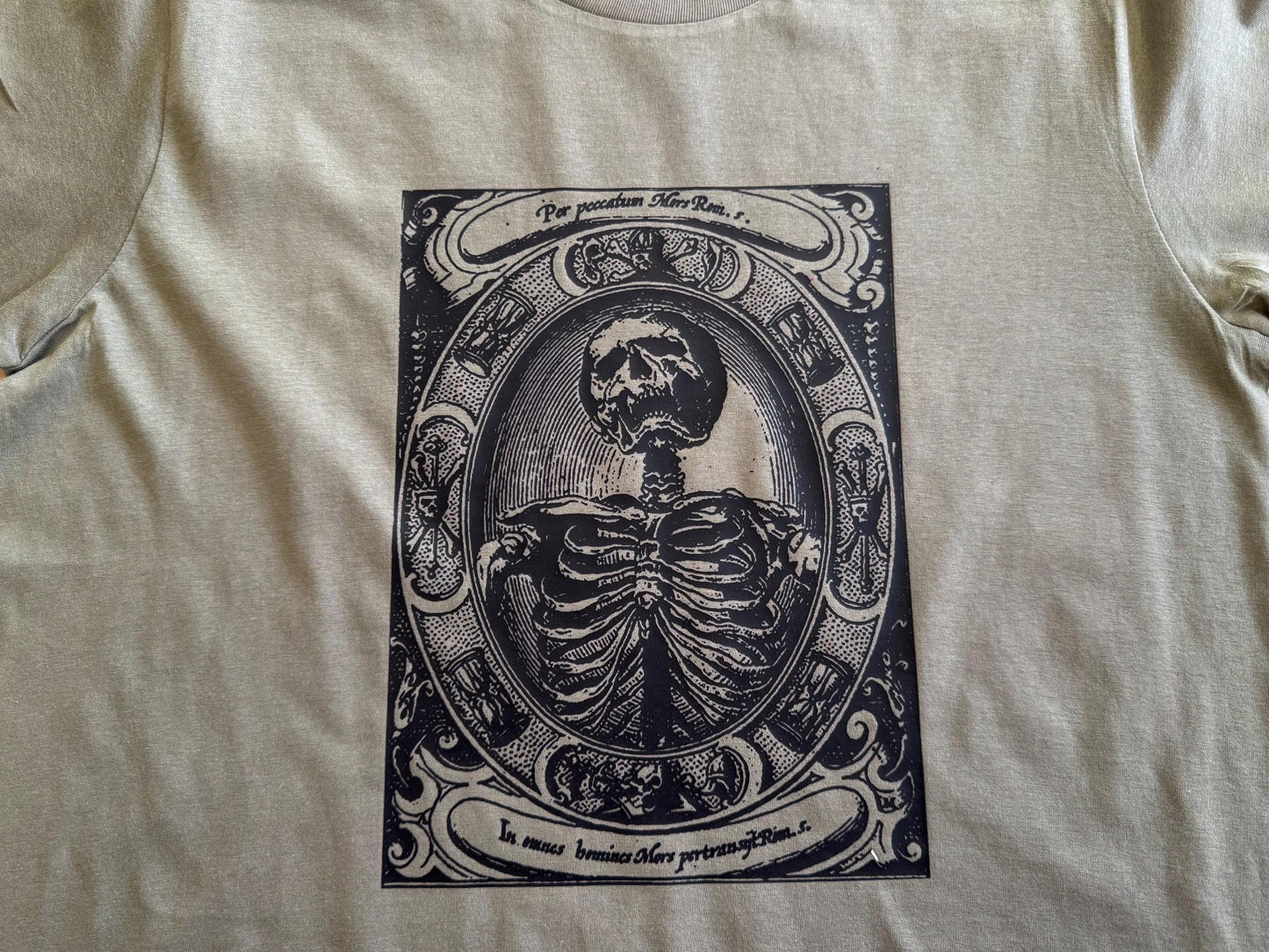 UNISEX T -Shirt - Memento Mori - khaki t-shirt